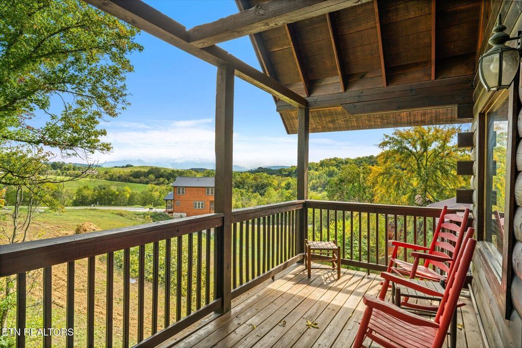 Photo of 1544 Rainbow Ridge Way, Sevierville, TN 37862 (MLS # 1317110)