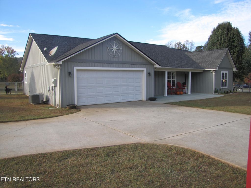 Photo of 108 Pleasant view Drive Drive, Oliver Springs, TN 37840 (MLS # 1243730)