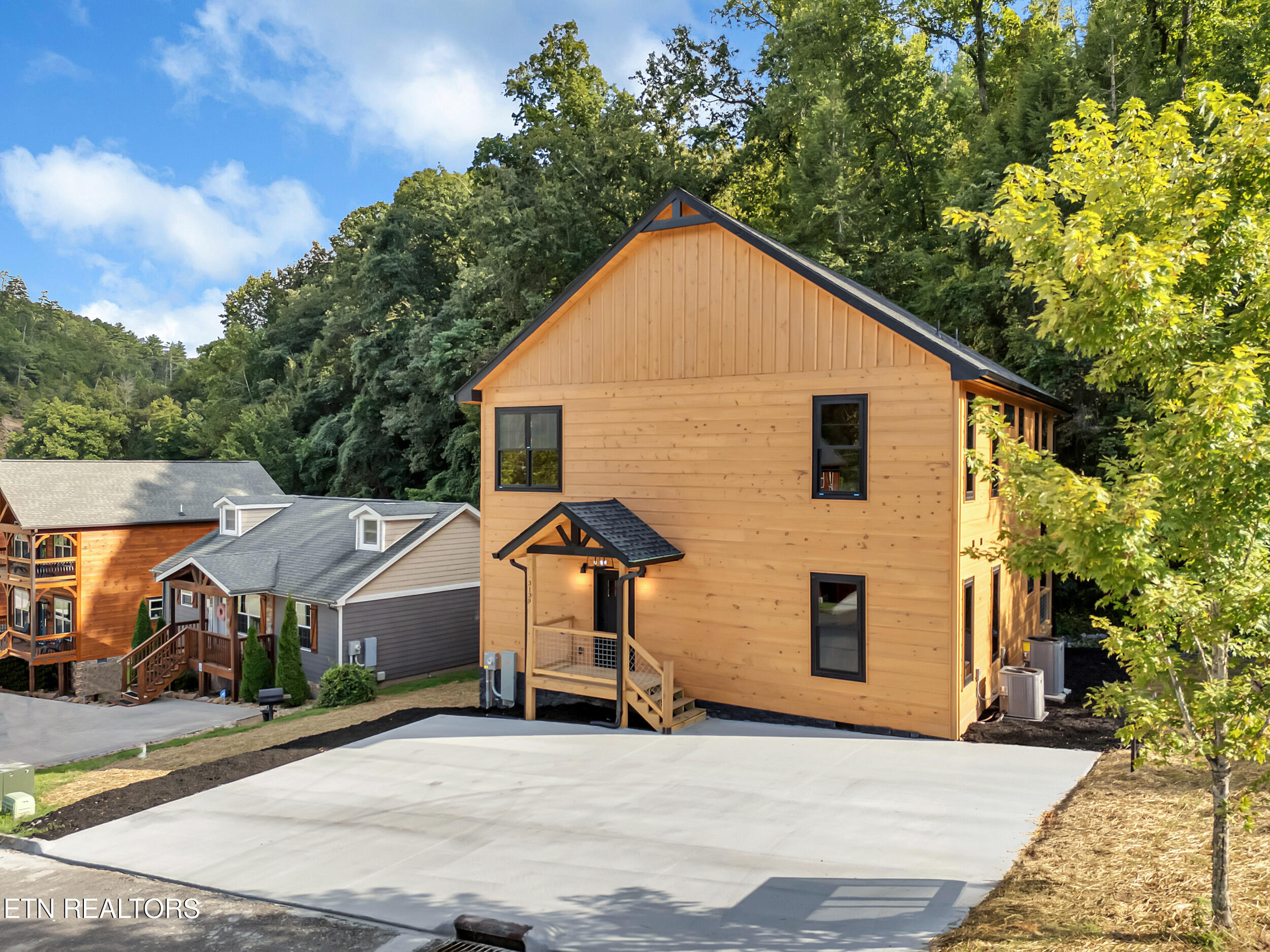 3139 Cherokee Vly Drive