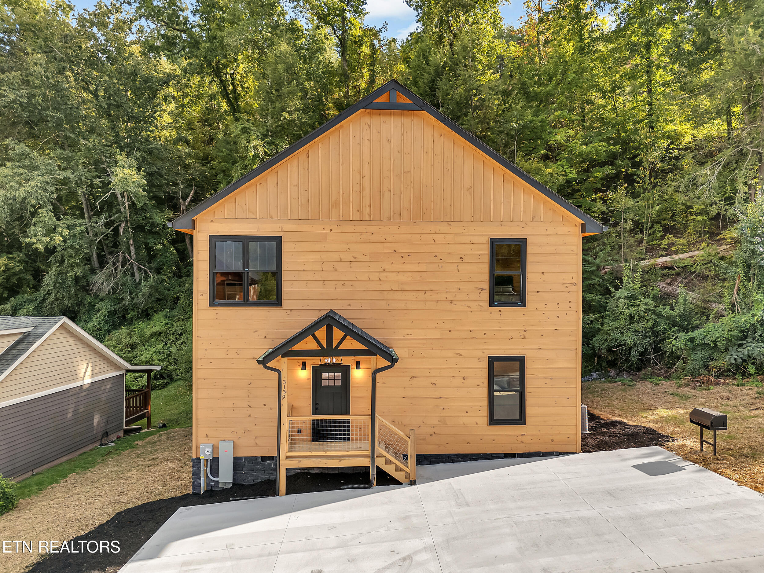 3139 Cherokee Vly Drive