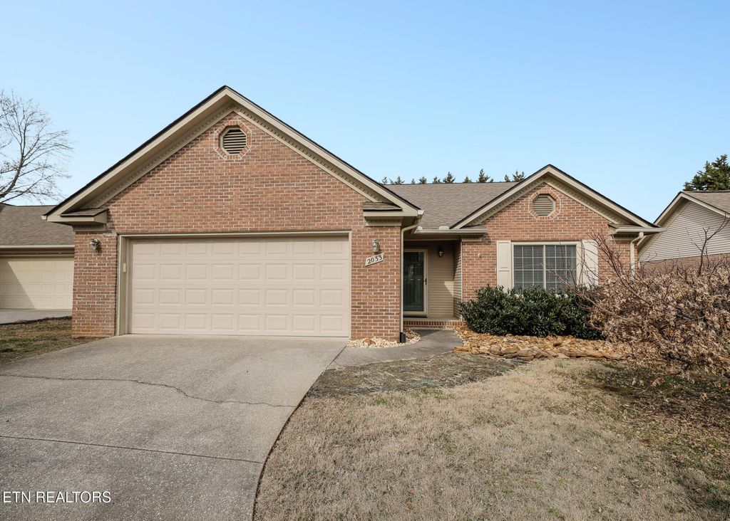 Photo of 2033 Cochran Place Pl, Maryville, TN 37803 (MLS # 1327595)