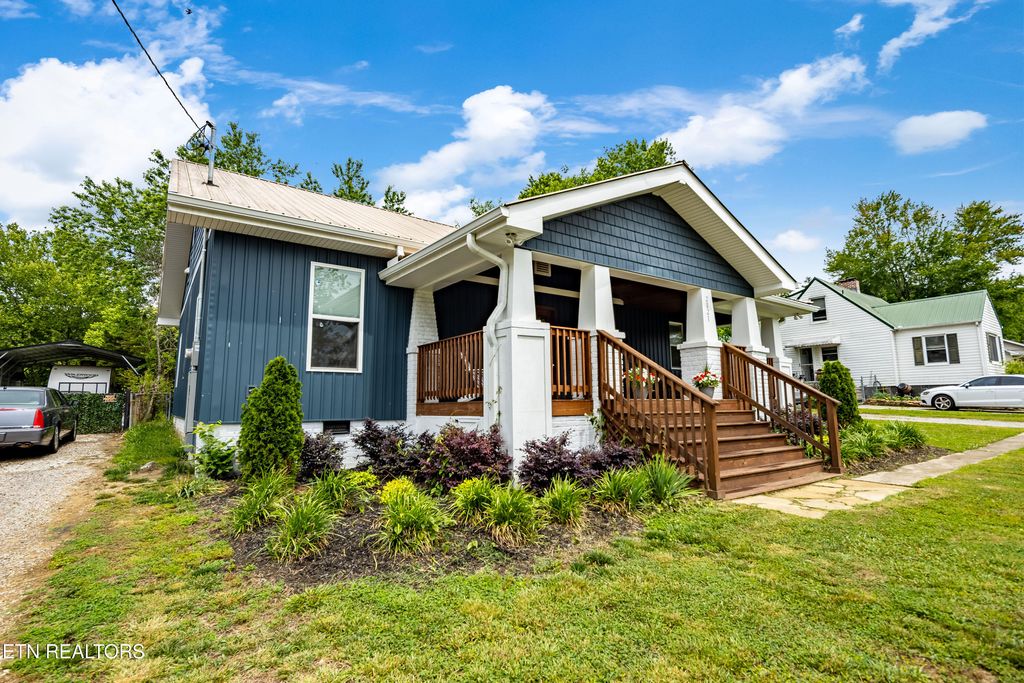 Photo of 2821 NE Valley View Drive, Knoxville, TN 37917 (MLS # 1340914)