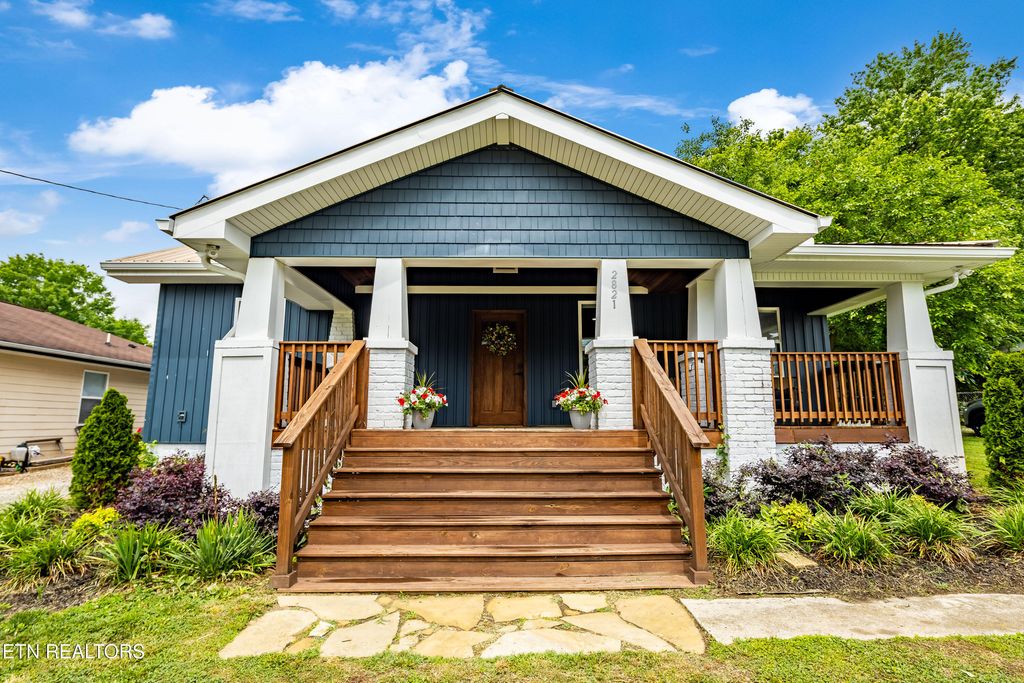 Photo of 2821 NE Valley View Drive, Knoxville, TN 37917 (MLS # 1340914)