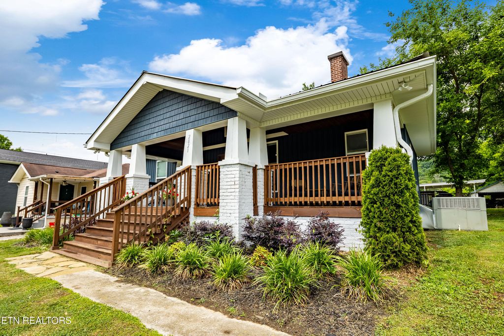 Photo of 2821 NE Valley View Drive, Knoxville, TN 37917 (MLS # 1340914)