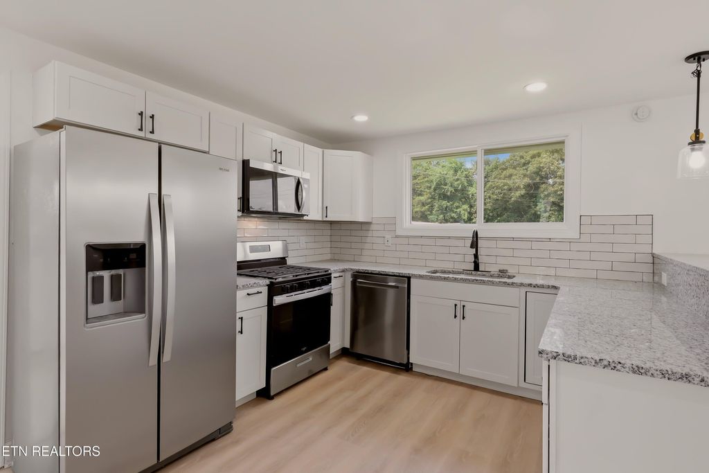 Photo of 507 Pine Top St, Loudon, TN 37774 (MLS # 1349337)