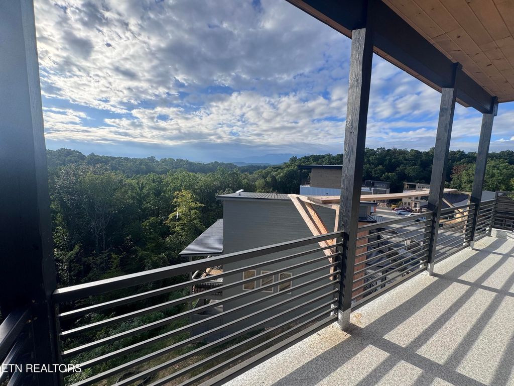 Photo of 717 Moccasin Way, Pigeon Forge, TN 37863 (MLS # 1303926)