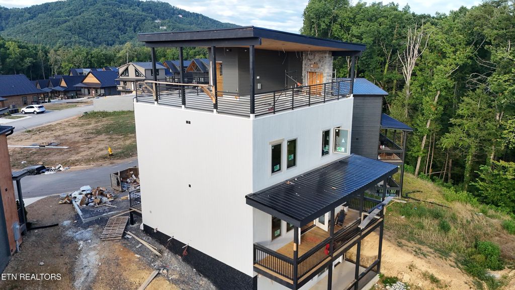 Photo of 717 Moccasin Way, Pigeon Forge, TN 37863 (MLS # 1303926)