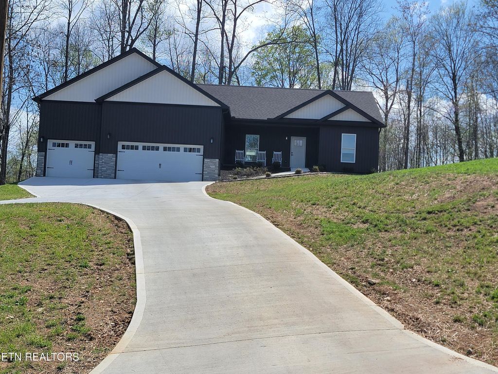 Photo of 555 HICKORY POINTE Lane, Maynardville, TN 37807 (MLS # 1297152)