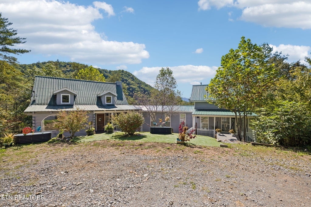 Photo of 1243 Carrs Creek Rd, Townsend, TN 37882 (MLS # 1358136)