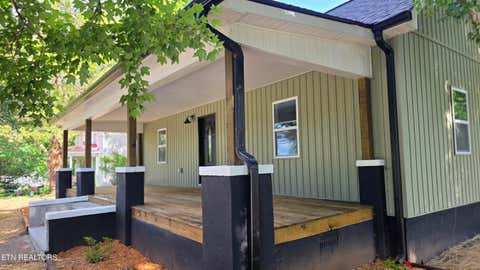 Photo of 1006 Monroe St, Sweetwater, TN 37874 (MLS # 1345350)