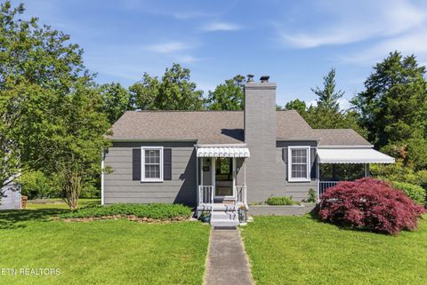 Photo of 103 Lake View Drive, Knoxville, TN 37920 (MLS # 1340830)