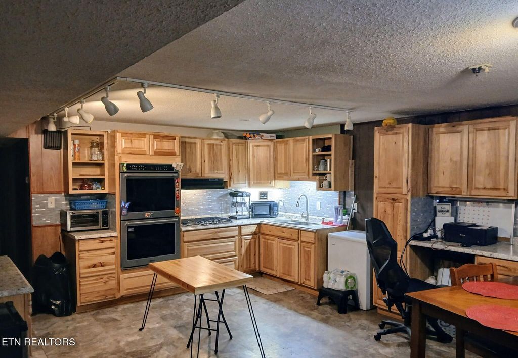 Photo of 7944 Whitcomb Rd, Powell, TN 37849 (MLS # 1326922)