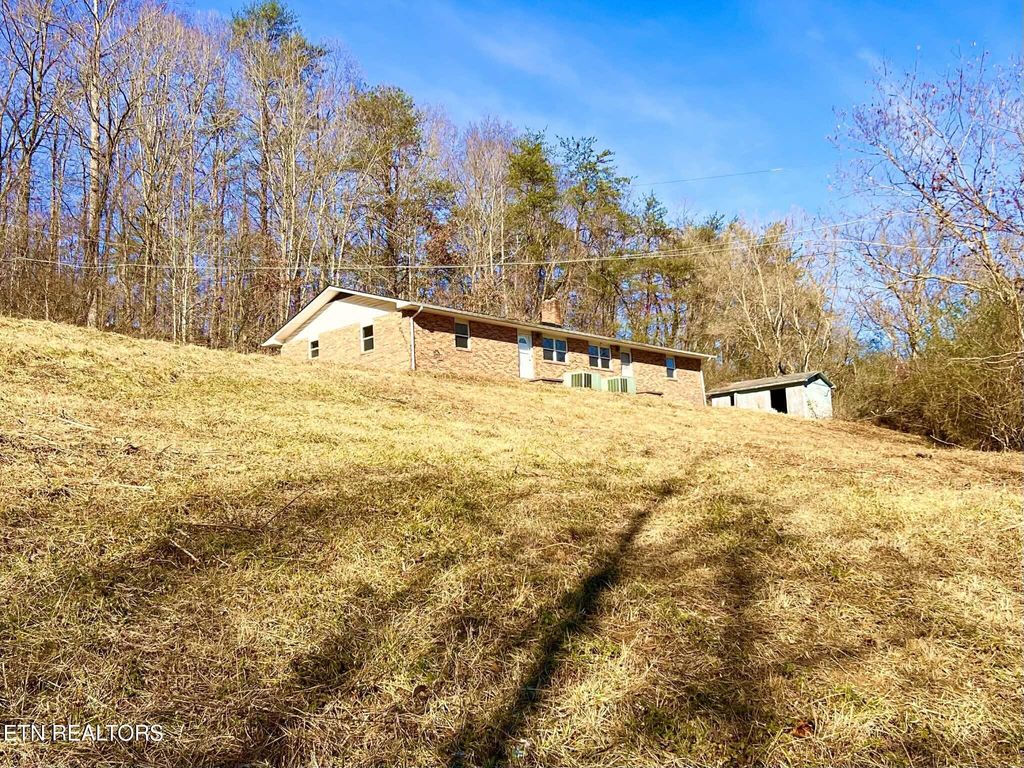 Photo of 1332 Huger St, Jellico, TN 37762 (MLS # 1324545)