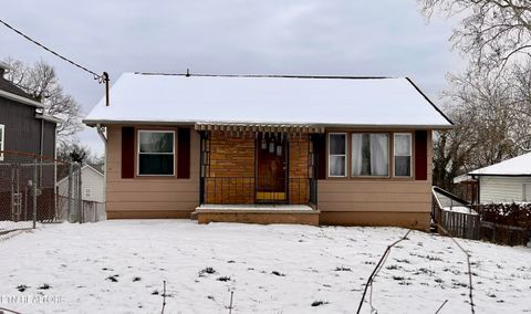 Photo of 2638 Summitt Ave, Knoxville, TN 37917 (MLS # 1328333)