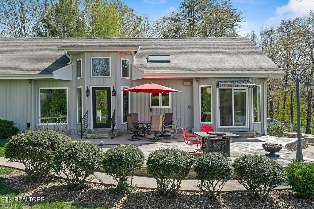 Photo of 304 Saint George Drive, Crossville, TN 38558 (MLS # 1288556)