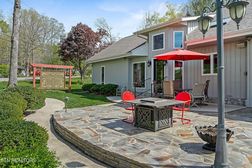 Photo of 304 Saint George Drive, Crossville, TN 38558 (MLS # 1288556)