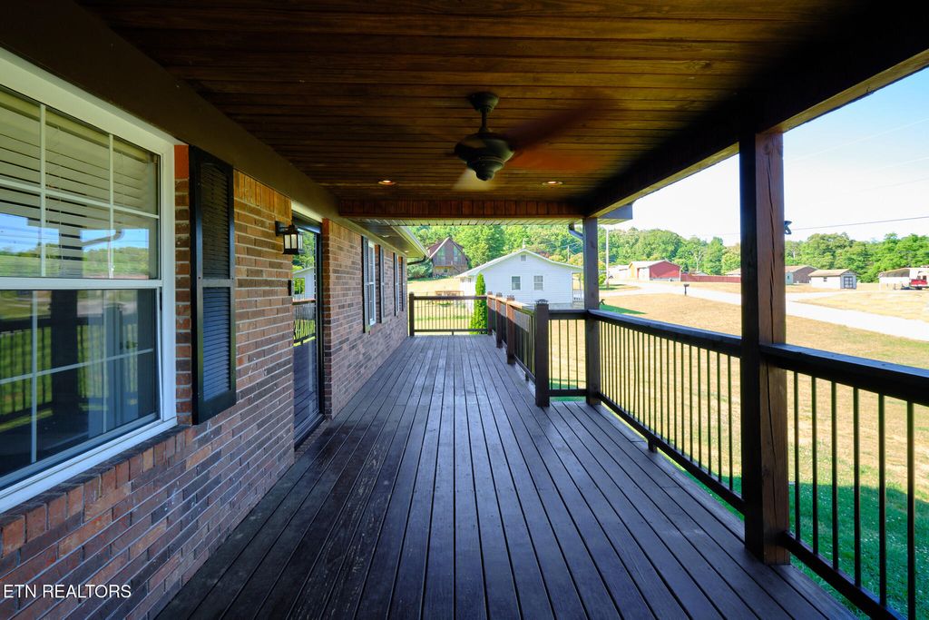 Photo of 203 Baker Circle, Maynardville, TN 37807 (MLS # 1340758)