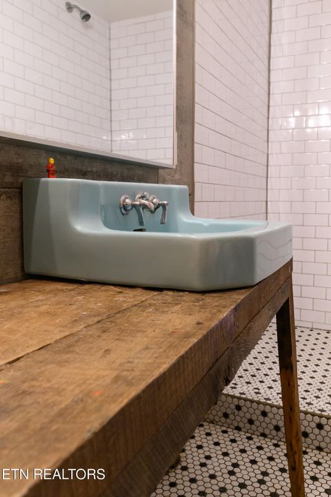 Tiny photo for 1241 Armstrong Ave, Knoxville, TN 37917 (MLS # 1323176)