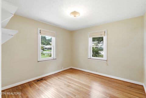 Tiny photo for 121 Salem Rd, Oak Ridge, TN 37830 (MLS # 1349512)