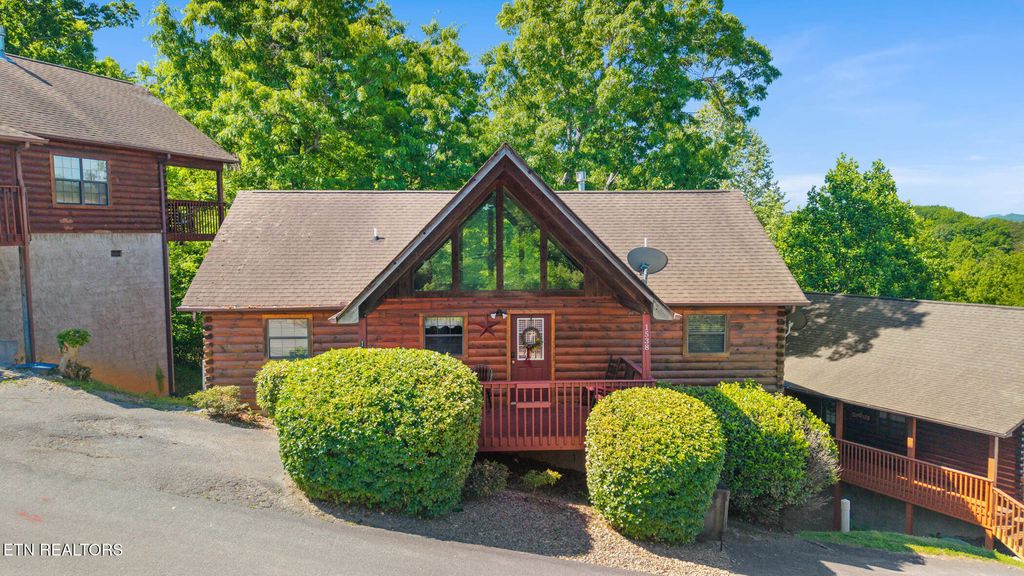 Photo of 1538 Bears Den Way, Sevierville, TN 37862 (MLS # 1339580)