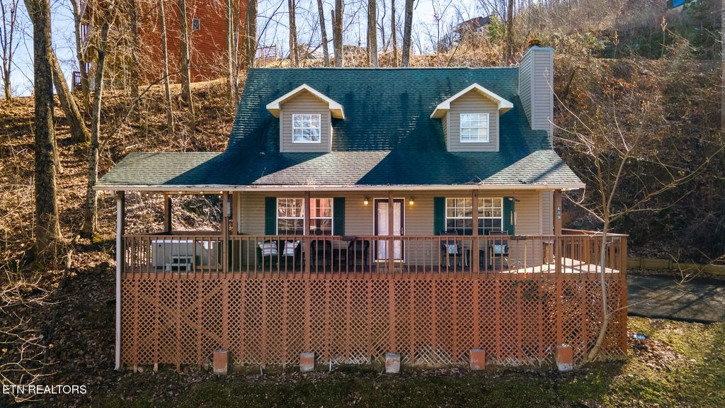 Photo of 609 Sunset Lane, Gatlinburg, TN 37738 (MLS # 1322640)