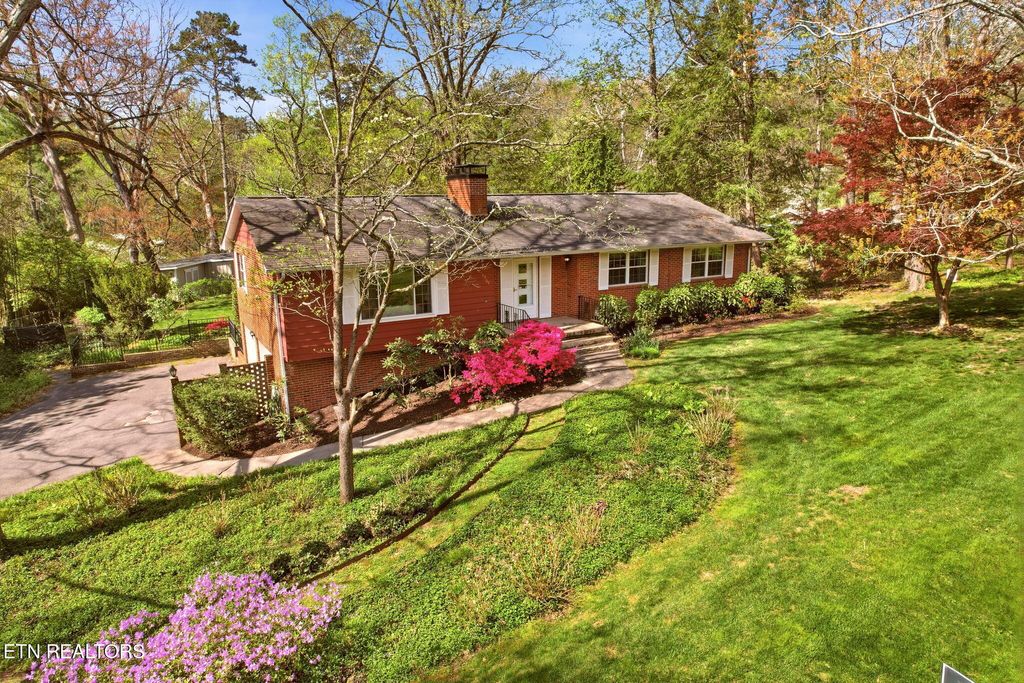 Photo of 5909 Weems Rd, Knoxville, TN 37918 (MLS # 1335392)