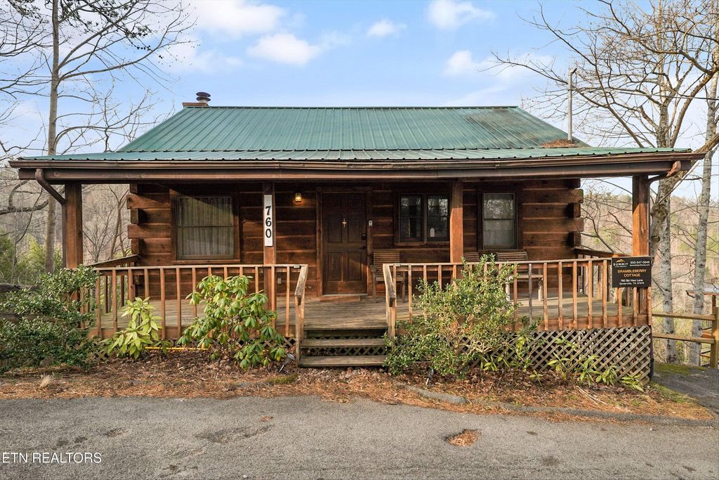 Photo of 760 Ski View Lane, Pigeon Forge, TN 37876 (MLS # 1330682)