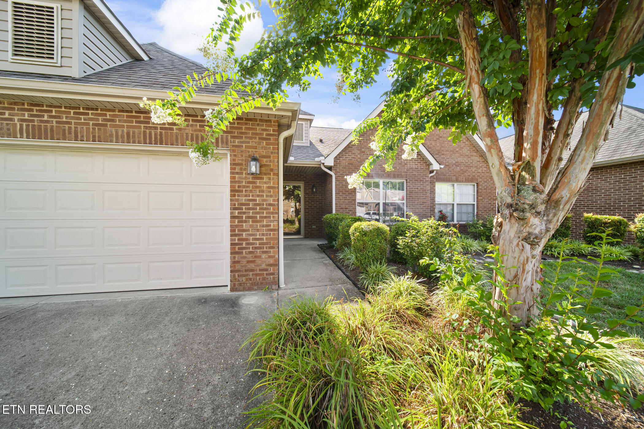 521 Glenview Circle