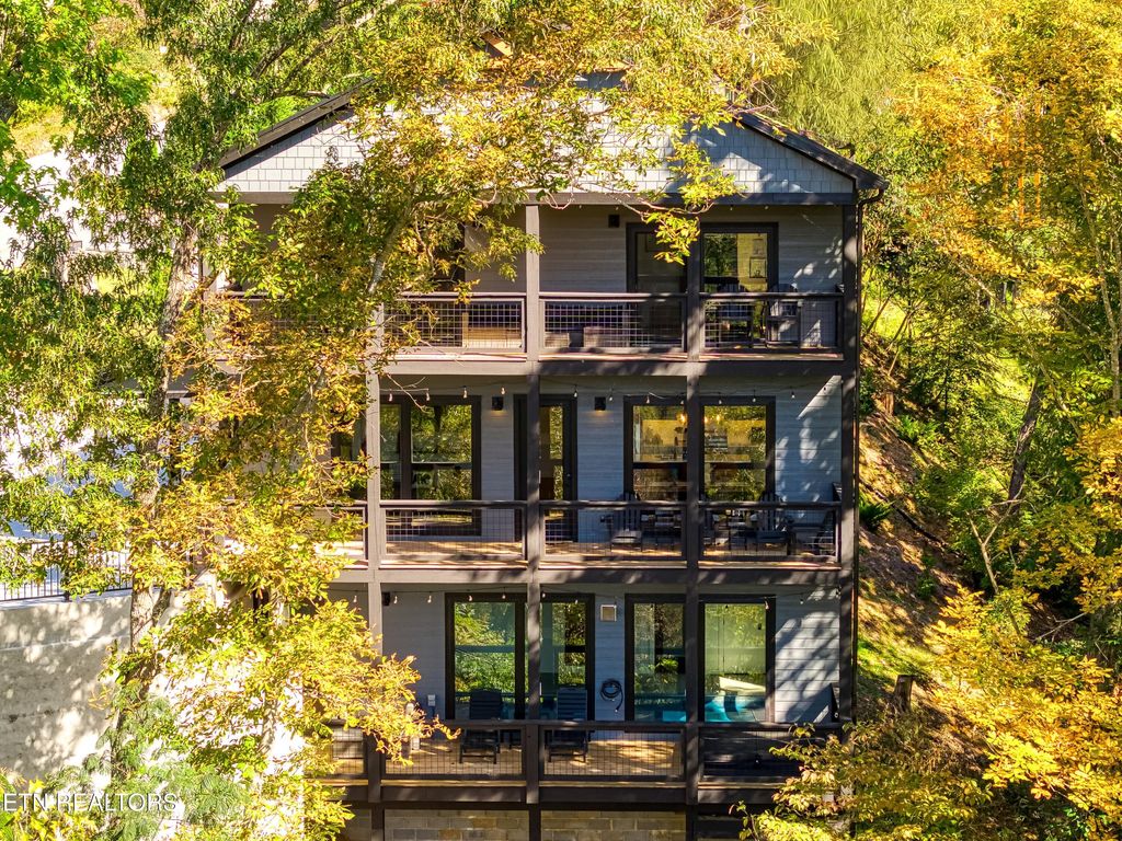 Photo of 1028 Old Cartertown Road Rd, Gatlinburg, TN 37738 (MLS # 1323428)