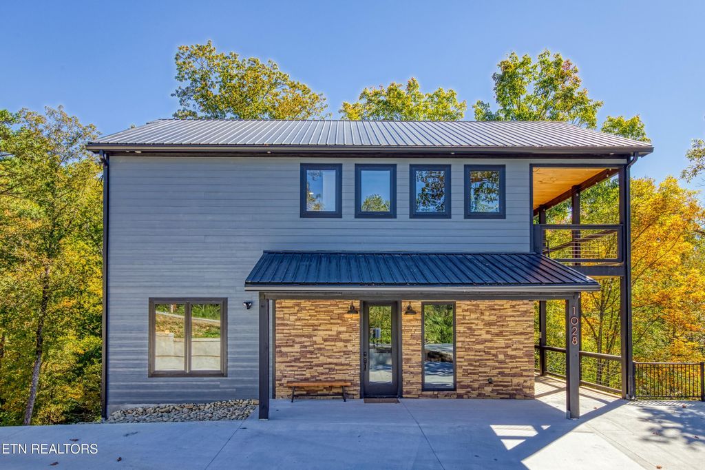 Photo of 1028 Old Cartertown Road Rd, Gatlinburg, TN 37738 (MLS # 1323428)