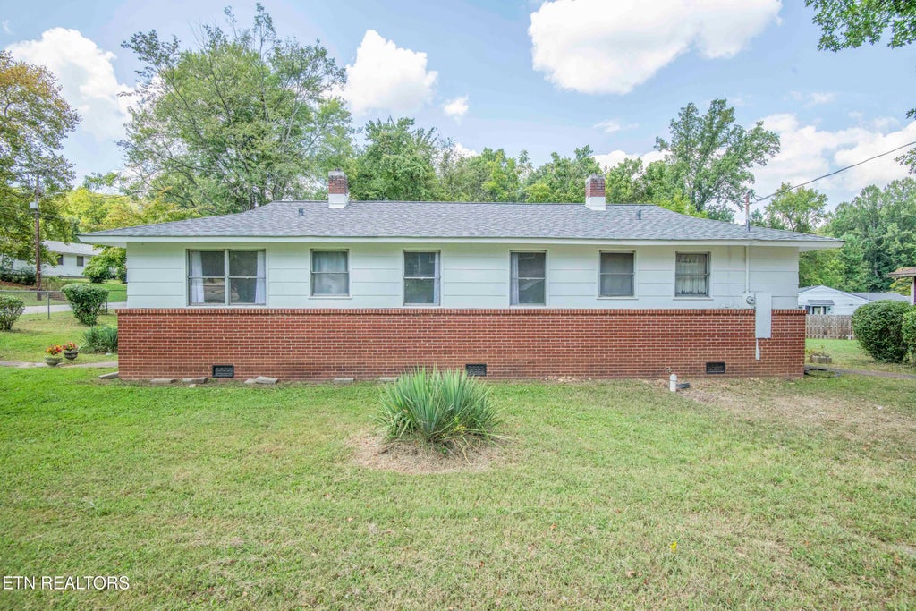 Photo of 237 S Dillard Ave, Oak Ridge, TN 37830 (MLS # 1354223)