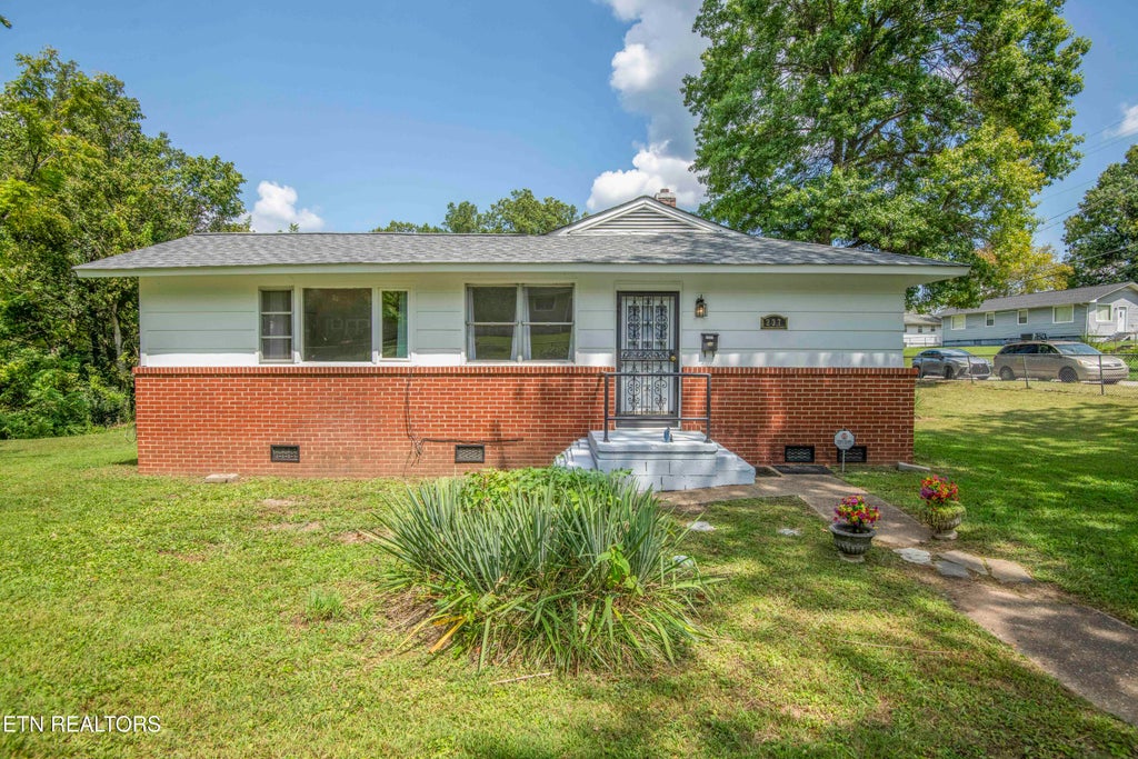 Photo of 237 S Dillard Ave, Oak Ridge, TN 37830 (MLS # 1354223)