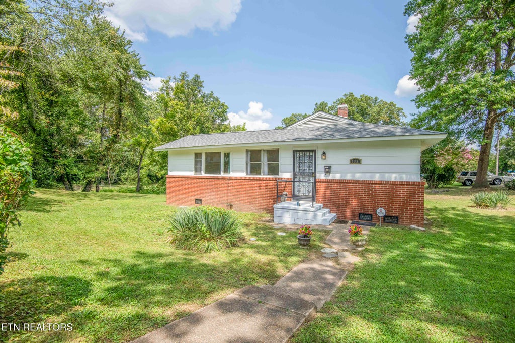 Photo of 237 S Dillard Ave, Oak Ridge, TN 37830 (MLS # 1354223)