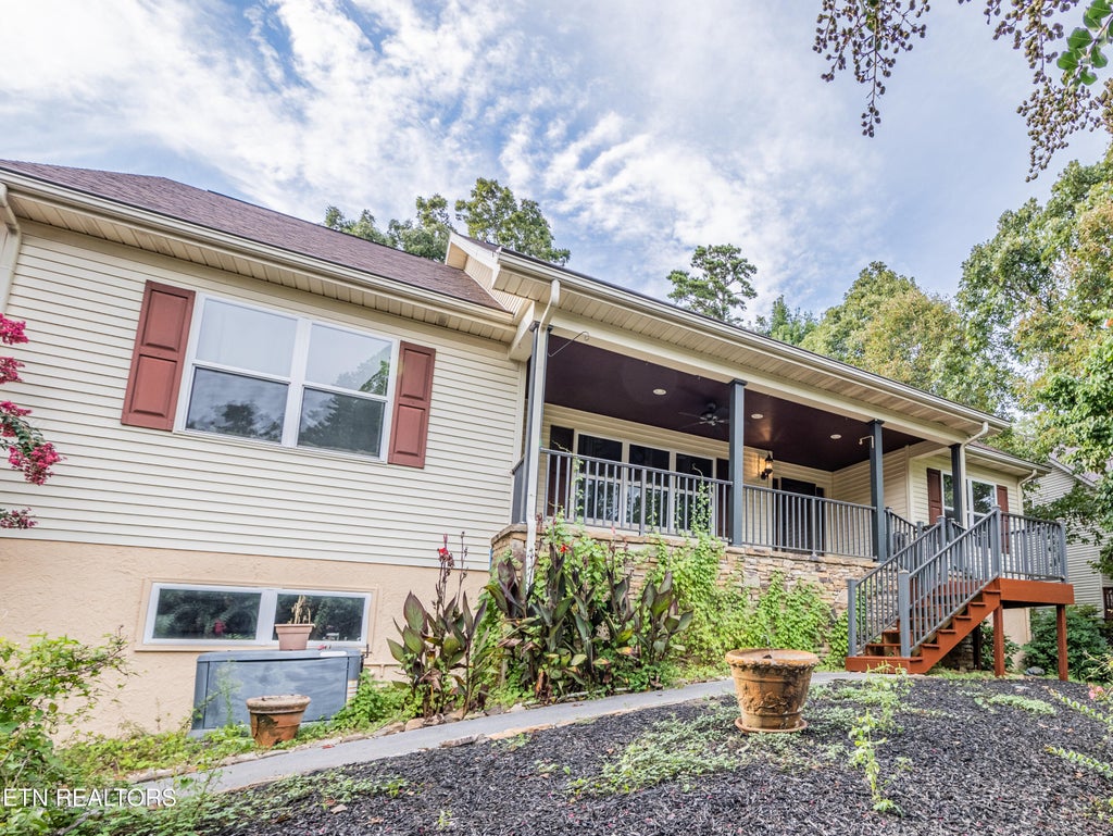 Photo of 215 Tahlequah Drive, Loudon, TN 37774 (MLS # 1358215)