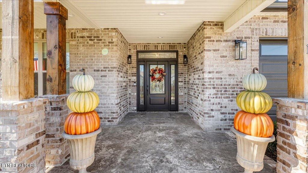 Photo of 140 Utsesti Way, Loudon, TN 37774 (MLS # 1326391)