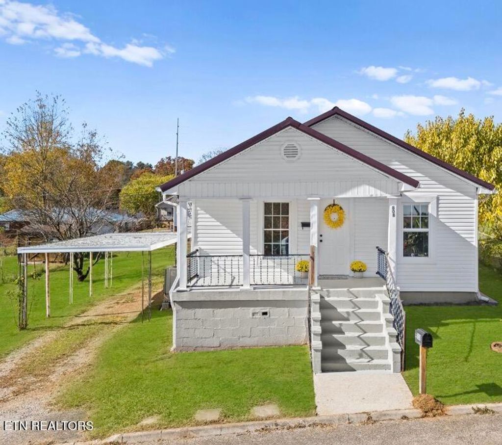 Photo of 808 Vale St, Loudon, TN 37774 (MLS # 1321251)