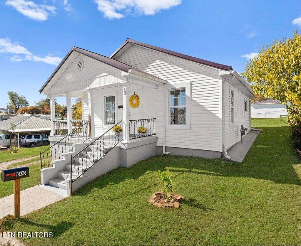 Photo of 808 Vale St, Loudon, TN 37774 (MLS # 1321251)