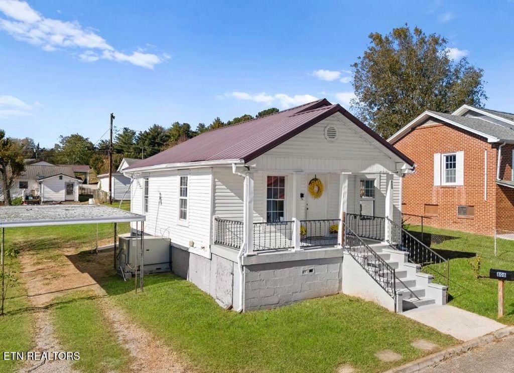 Photo of 808 Vale St, Loudon, TN 37774 (MLS # 1321251)