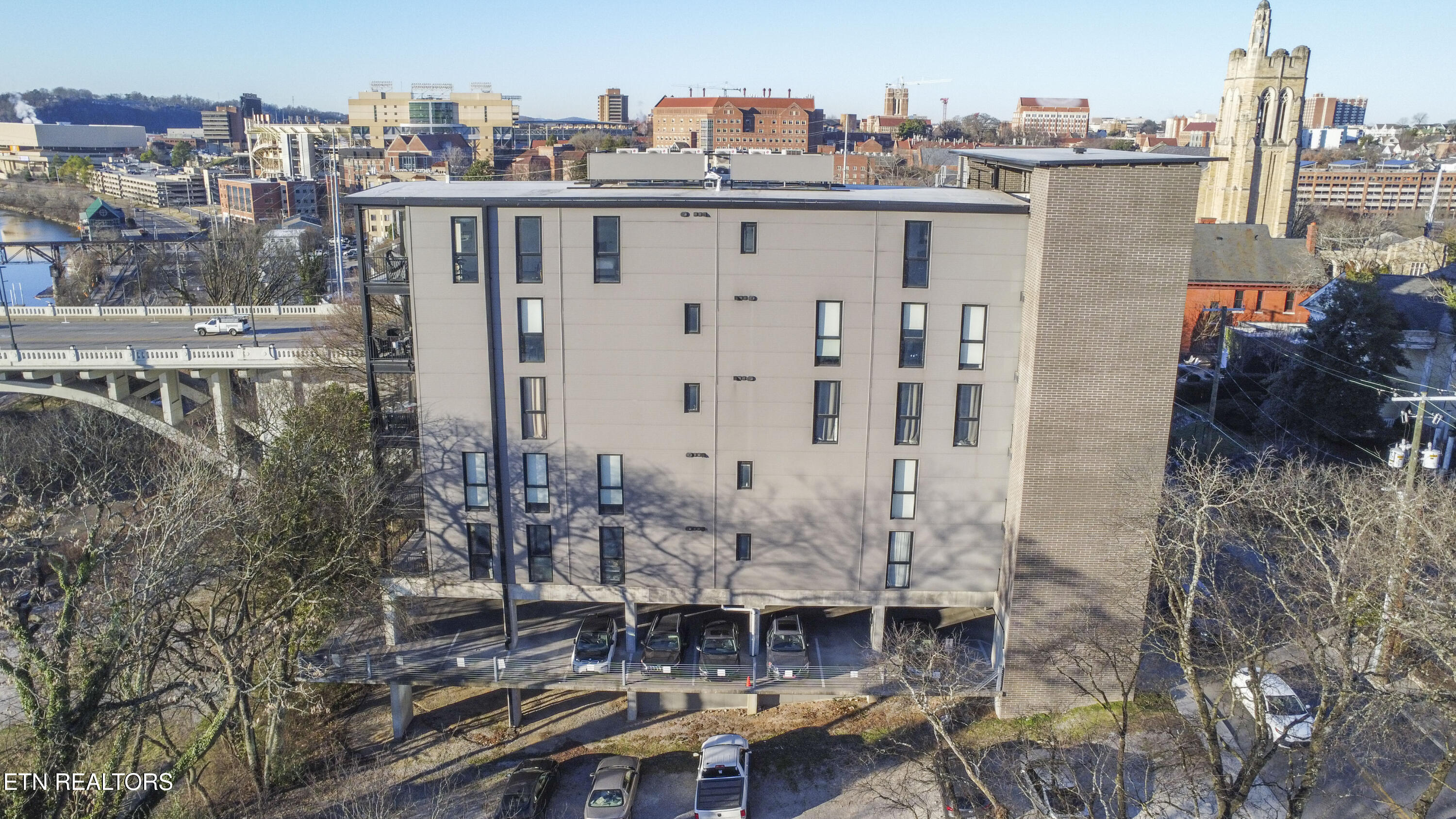 608 W Hill Ave 602