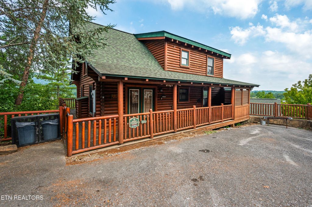 Photo of 2301 Hollow Branch Way, Pigeon Forge, TN 37863 (MLS # 1289706)