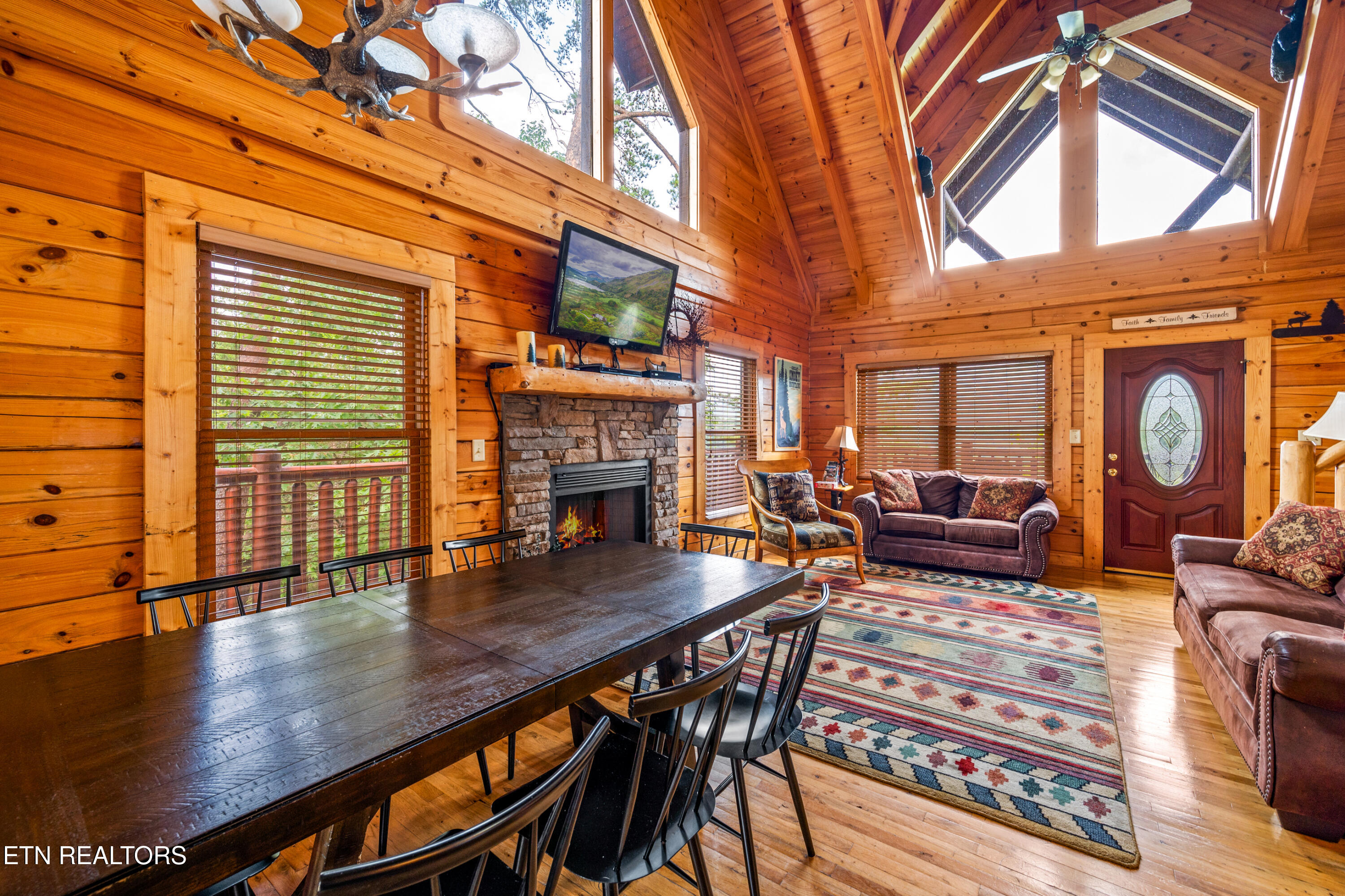 2301 Hollow Branch Way