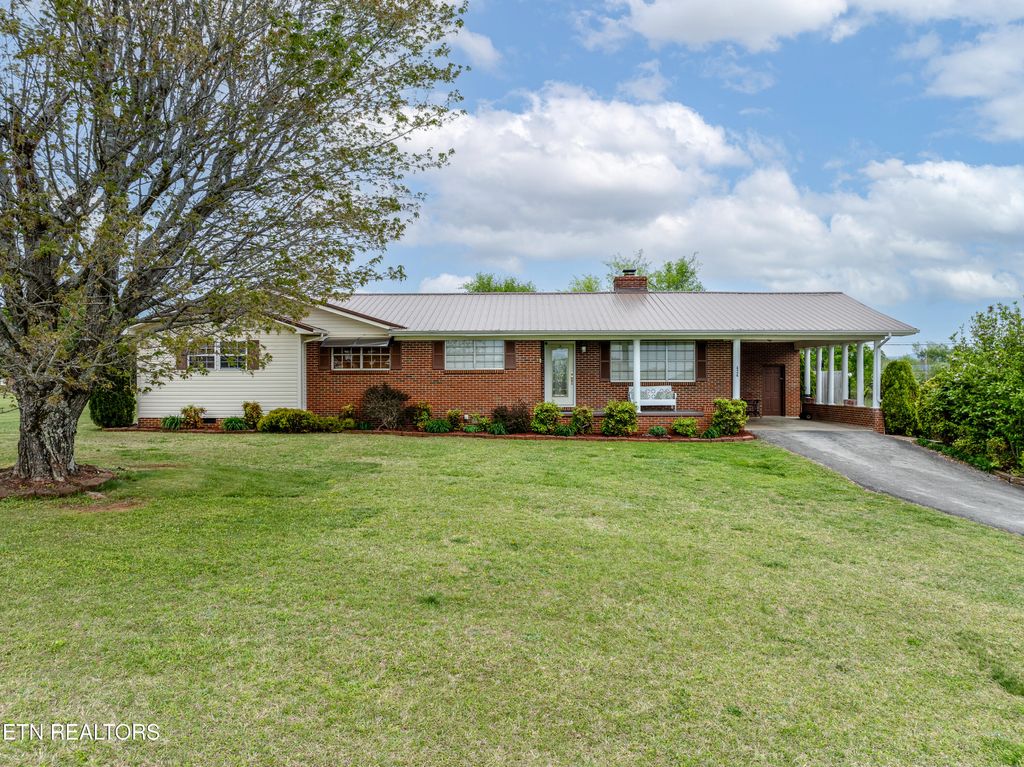 Photo of 424 Bank St, Tellico Plains, TN 37385 (MLS # 1287006)