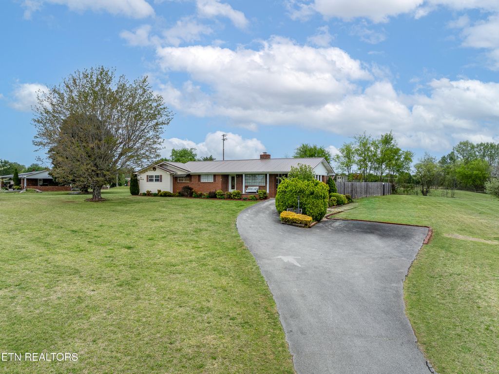 Photo of 424 Bank St, Tellico Plains, TN 37385 (MLS # 1287006)