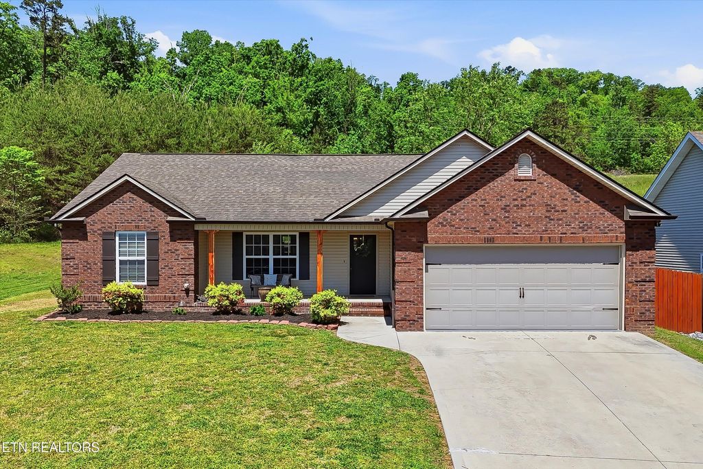 Photo of 6515 Martha Oak Lane, Knoxville, TN 37918 (MLS # 1338048)