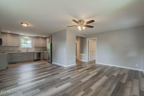 Tiny photo for 327 Rose St, Clinton, TN 37716 (MLS # 1341996)