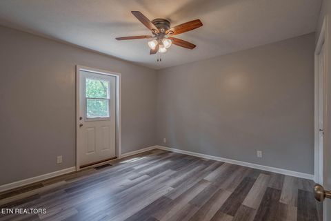 Tiny photo for 327 Rose St, Clinton, TN 37716 (MLS # 1341996)