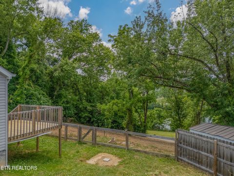 Tiny photo for 327 Rose St, Clinton, TN 37716 (MLS # 1341996)