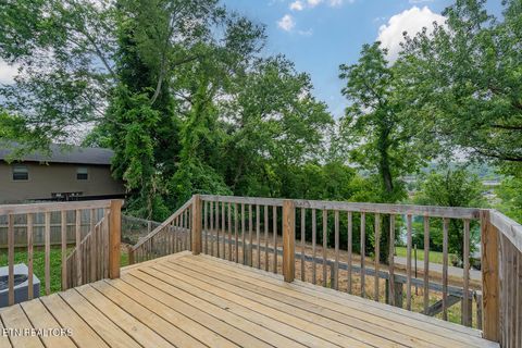 Tiny photo for 327 Rose St, Clinton, TN 37716 (MLS # 1341996)