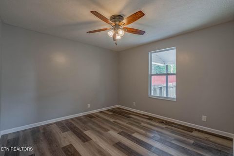 Tiny photo for 327 Rose St, Clinton, TN 37716 (MLS # 1341996)