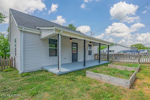 Tiny photo for 327 Rose St, Clinton, TN 37716 (MLS # 1341996)